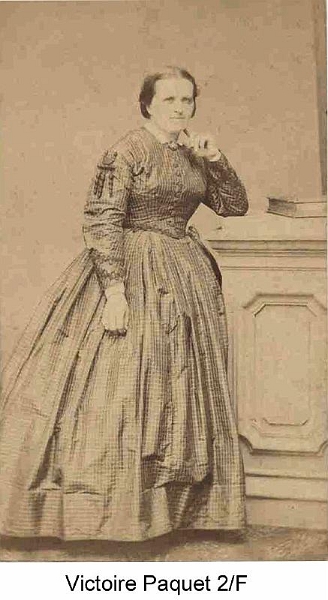 VictoirePaquet2.jpg - Marie, Philippine, "Victoire" Paquet, épouse de François, Joseph Sepulchre, branche orange "François". Photo vers 1865.